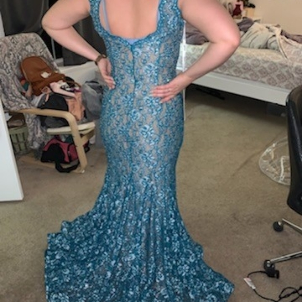 Prom dress - Picture 2 of 6